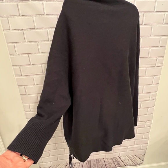 LOVE TOKEN women blacksweater/poncho size M/L - Picture 3 of 10